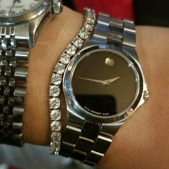 Women's movada watch - Picture 1 of 3